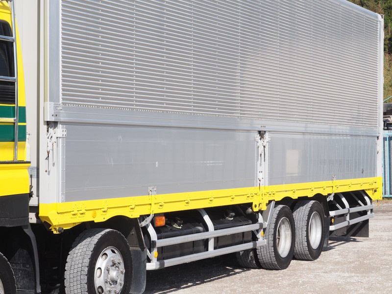 いすゞ ギガ ウイング車 大型 PDG-CYJ77W8 年式 H20[写真19]