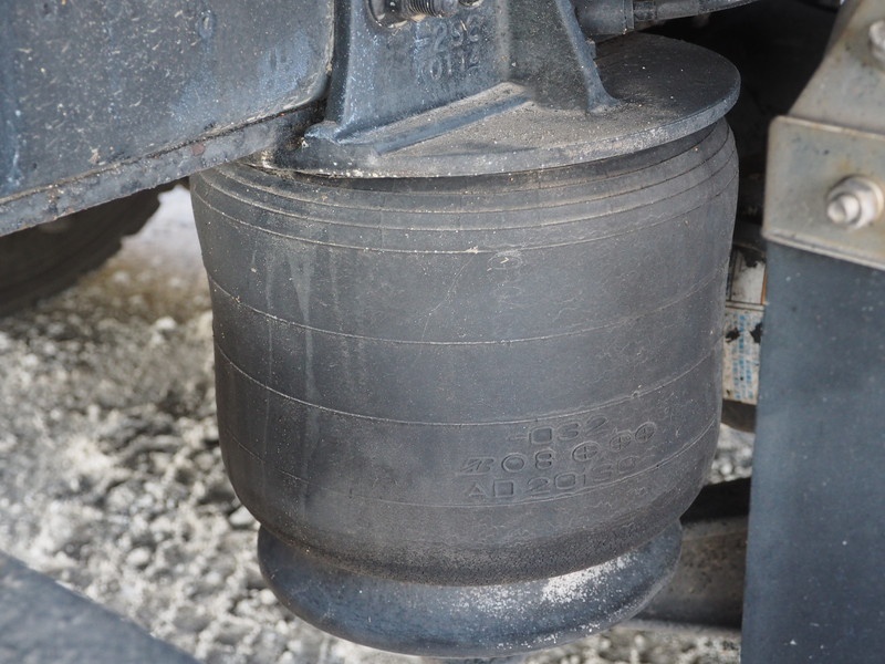 いすゞ ギガ ウイング車 大型 PDG-CYJ77W8 年式 H20[写真38]