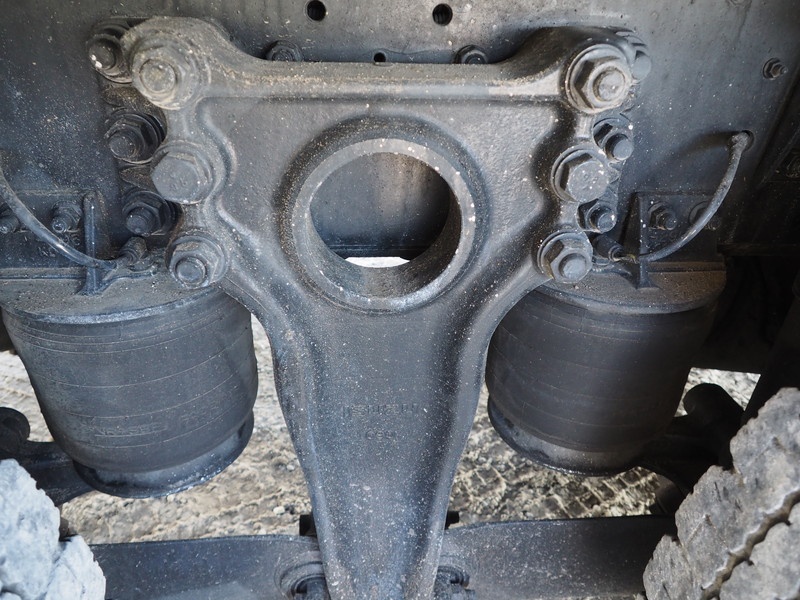 いすゞ ギガ ウイング車 大型 PDG-CYJ77W8 年式 H20[写真34]