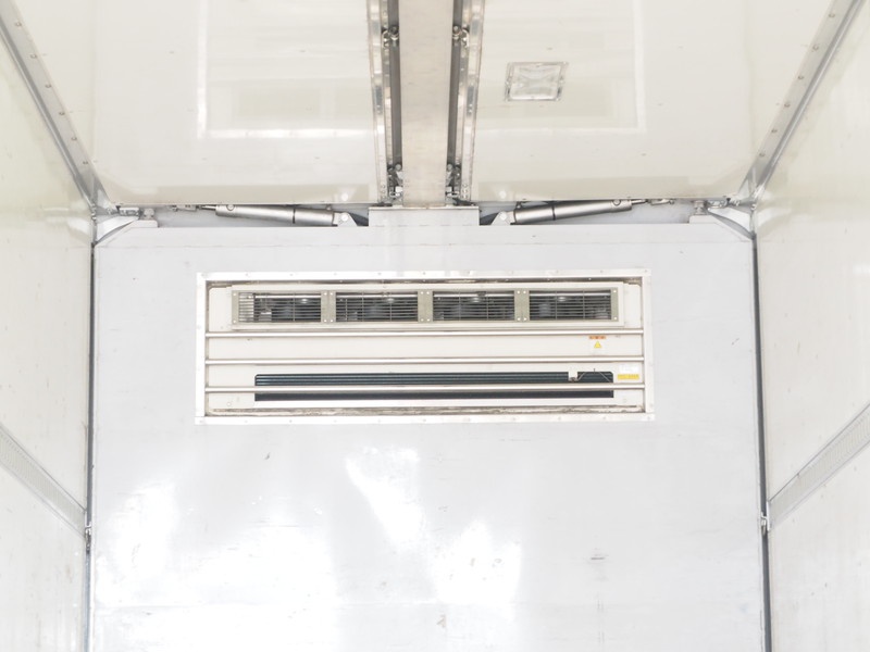 いすゞ ギガ 冷凍ウイング 大型 PKG-CYJ77W8 年式 H20[写真32]