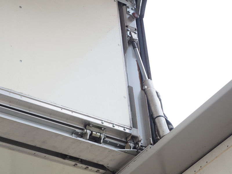 いすゞ ギガ 冷凍ウイング 大型 PKG-CYJ77W8 年式 H20[写真25]