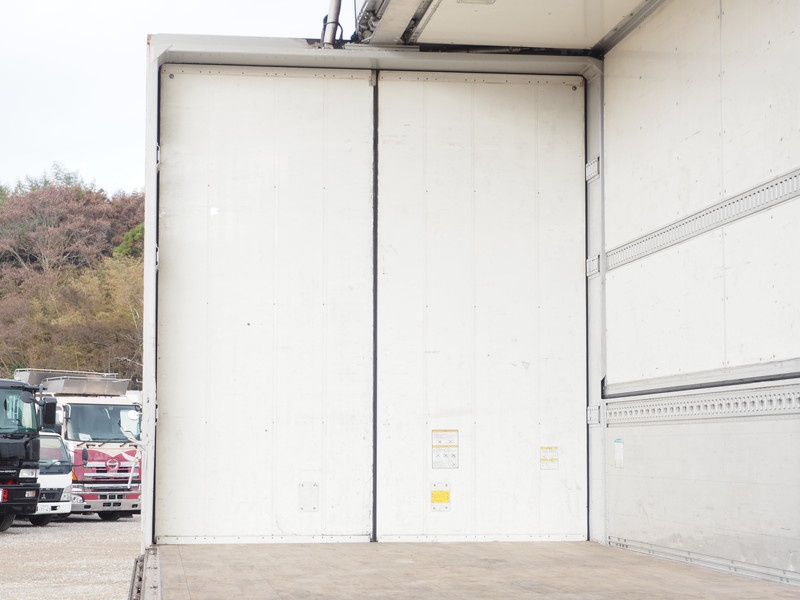 いすゞ ギガ 冷凍ウイング 大型 PKG-CYJ77W8 年式 H20[写真14]