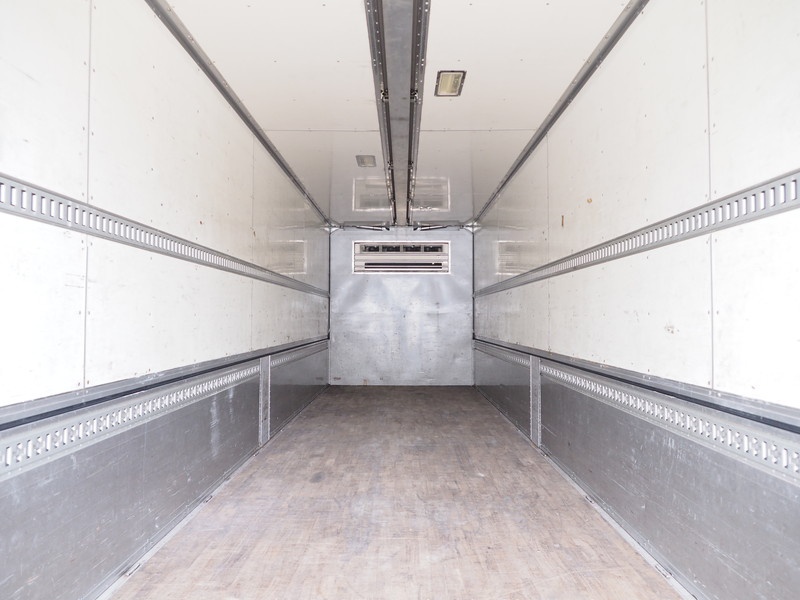 いすゞ ギガ 冷凍ウイング 大型 PKG-CYJ77W8 年式 H20[写真27]