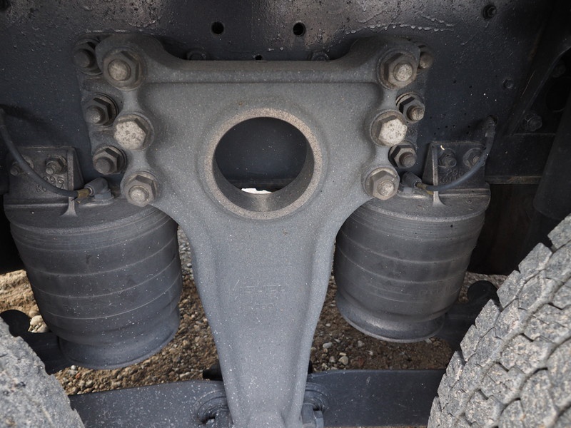 いすゞ ギガ 冷凍ウイング 大型 PKG-CYJ77W8 年式 H20[写真33]