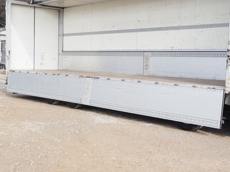 いすゞ ギガ 冷凍ウイング 大型 PKG-CYJ77W8 年式 H20[写真12]