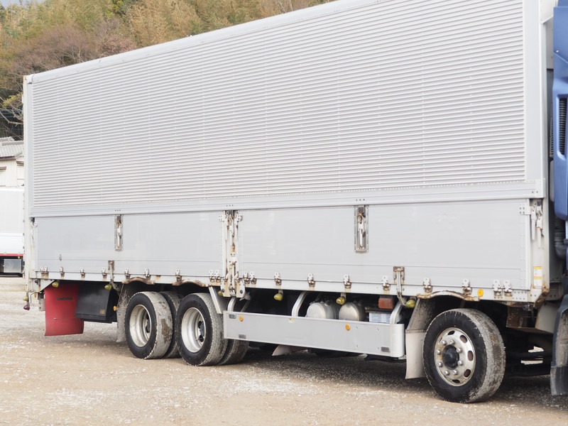 いすゞ ギガ 冷凍ウイング 大型 PKG-CYJ77W8 年式 H20[写真10]