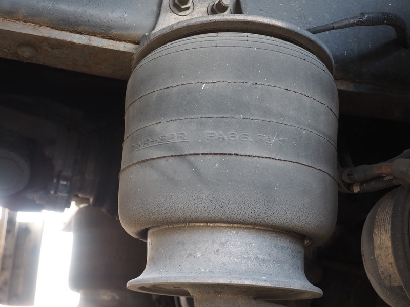 いすゞ ギガ 冷凍ウイング 大型 PKG-CYJ77W8 年式 H20[写真37]