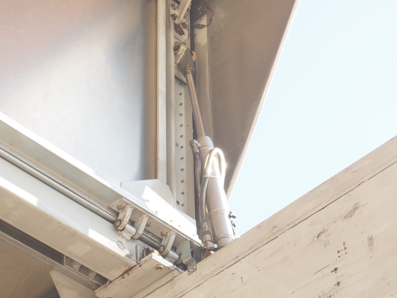 三菱ふそう スーパーグレート ウイング車 大型 PJ-FS54JZ 年式 H18[写真17]