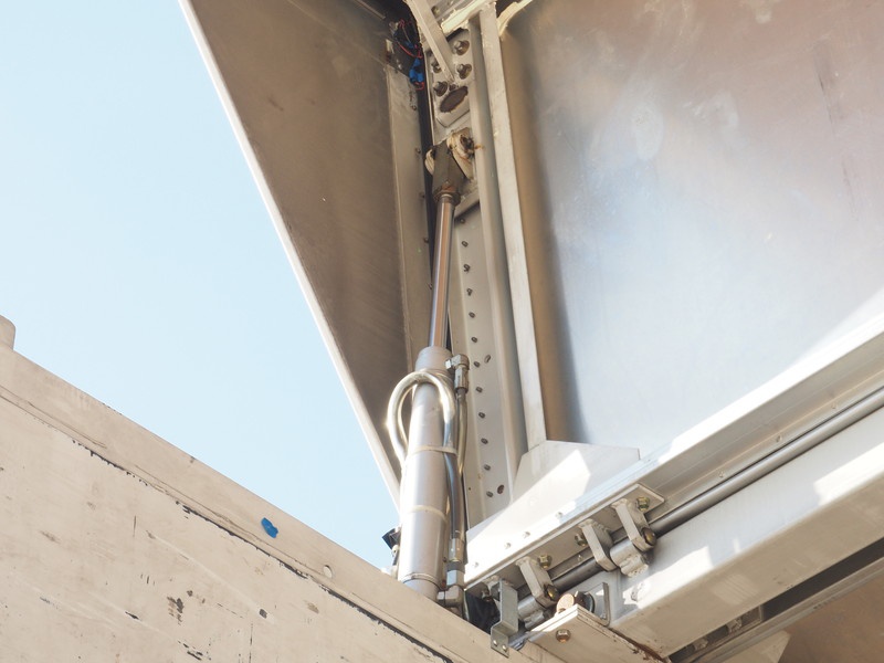 三菱ふそう スーパーグレート ウイング車 大型 PJ-FS54JZ 年式 H18[写真24]