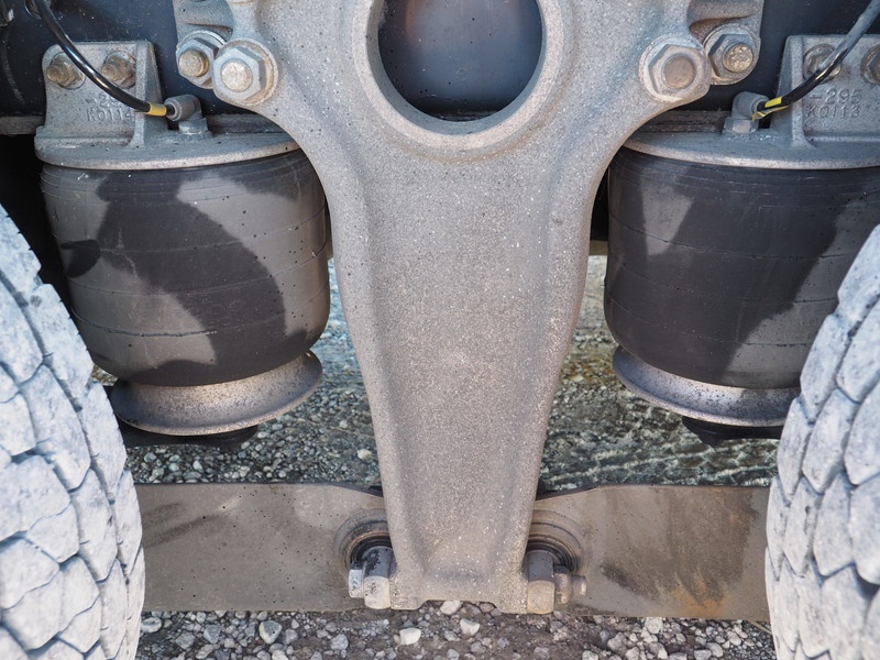 いすゞ ギガ ウイング車 大型 QKG-CYJ77A 年式 H24[写真36]