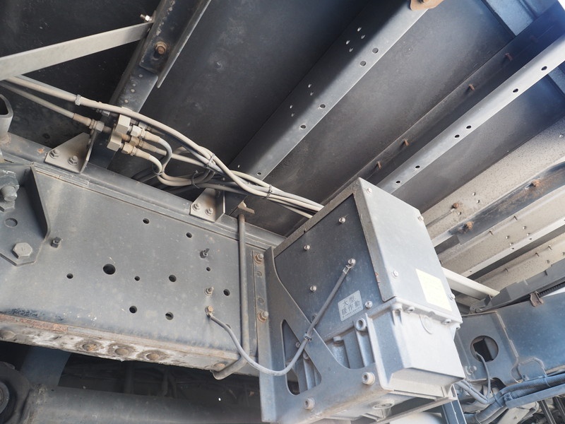 いすゞ ギガ ウイング車 大型 QKG-CYJ77A 年式 H24[写真42]