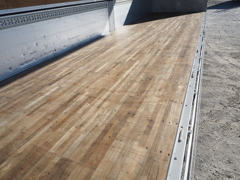 いすゞ ギガ ウイング車 大型 QKG-CYJ77A 年式 H24[写真14]