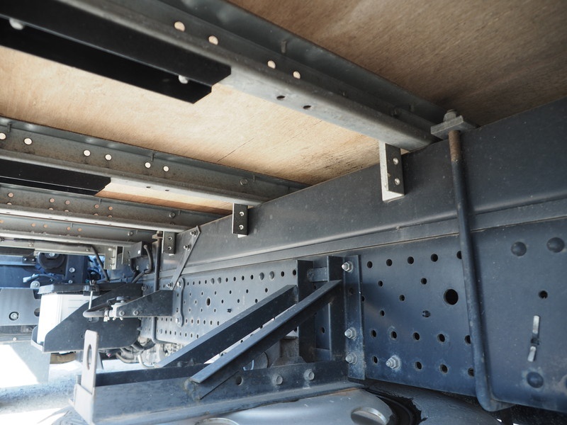 いすゞ エルフ バン車 小型 TKG-NPR85AN 年式 H26[写真28]