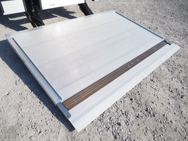 いすゞ エルフ バン車 小型 TKG-NPR85AN 年式 H26[写真20]