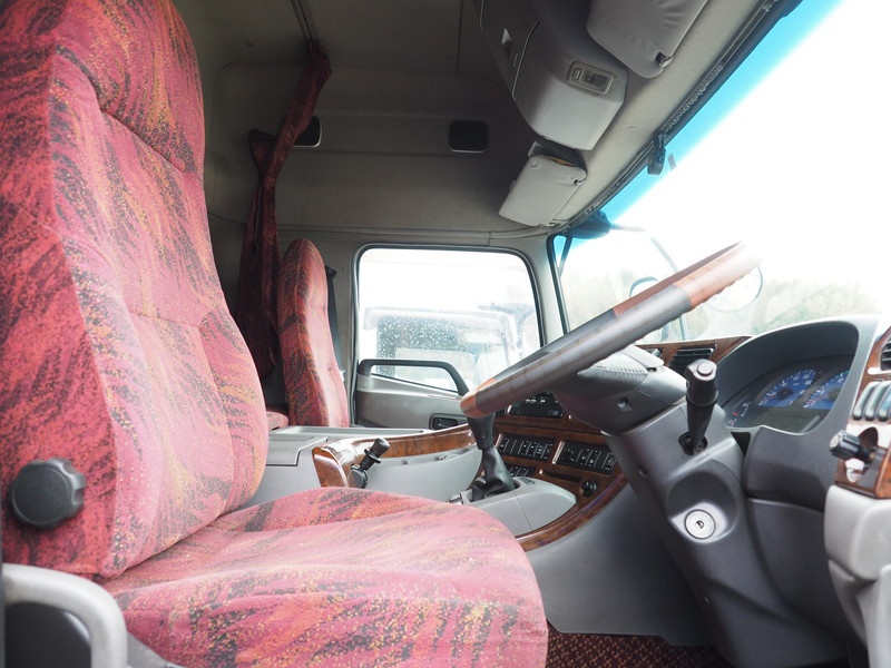 UDトラックス クオン 平ボディ 大型 PKG-CW4ZA 年式 H21[写真22]