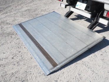 いすゞ エルフ バン車 小型 BDG-NPR85AN 年式 H21 [写真14]