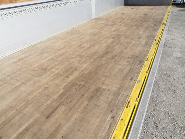 いすゞ ギガ ウイング車 大型 PDG-CYJ77W8 年式 H20 [写真11]