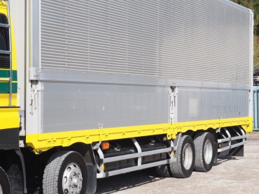 いすゞ ギガ ウイング車 大型 PDG-CYJ77W8 年式 H20 [写真19]