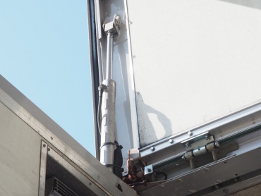 いすゞ フォワード 冷凍ウイング 中型 PDG-FRR34S2 年式 H20 [写真18]