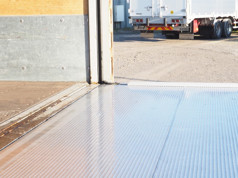 いすゞ フォワード バン車 中型 TKG-FRR90T2 年式 H25[写真15]