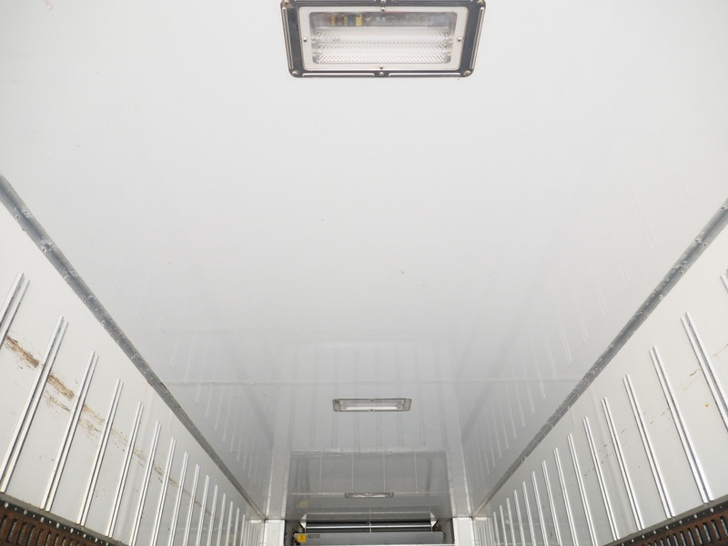 いすゞ フォワード 冷凍バン 中型 PKG-FRR90S2 年式 H19[写真20]