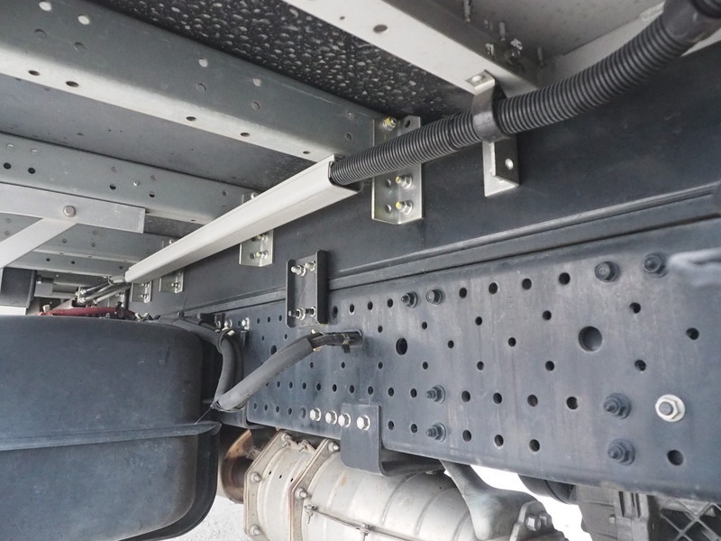 いすゞ エルフ ウイング車 小型 SKG-NPR85AN 年式 H23[写真38]