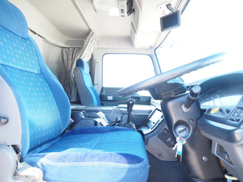 いすゞ ギガ 冷凍ウイング 大型 QKG-CYJ77A 年式 H24[写真35]