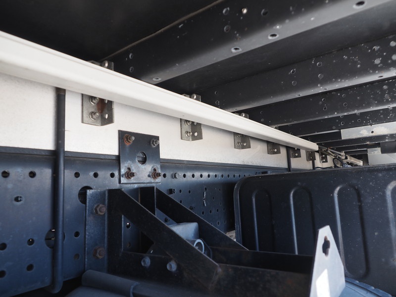 いすゞ フォワード ウイング車 中型 PKG-FRR90T2 年式 H22[写真45]