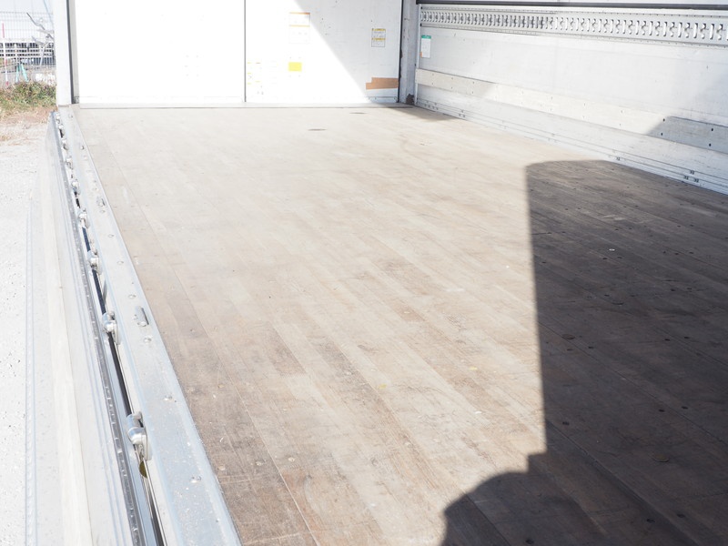 いすゞ フォワード ウイング車 中型 PKG-FRR90T2 年式 H22[写真13]