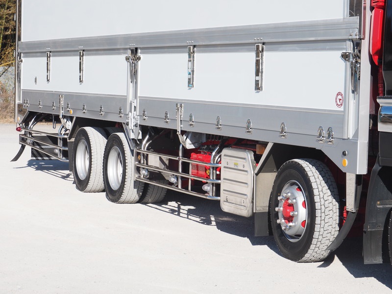 いすゞ ギガ 冷凍ウイング 大型 QKG-CYJ77A 年式 H24[写真10]