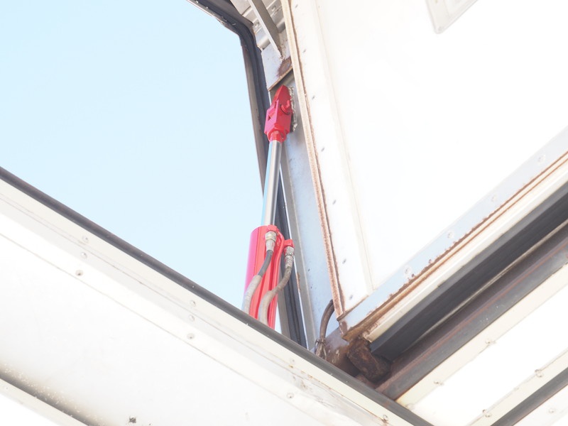 いすゞ ギガ 冷凍ウイング 大型 QKG-CYJ77A 年式 H24[写真18]