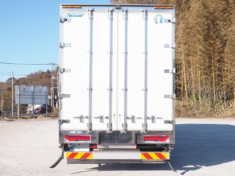 いすゞ ギガ 冷凍ウイング 大型 QKG-CYJ77A 年式 H24[写真06]