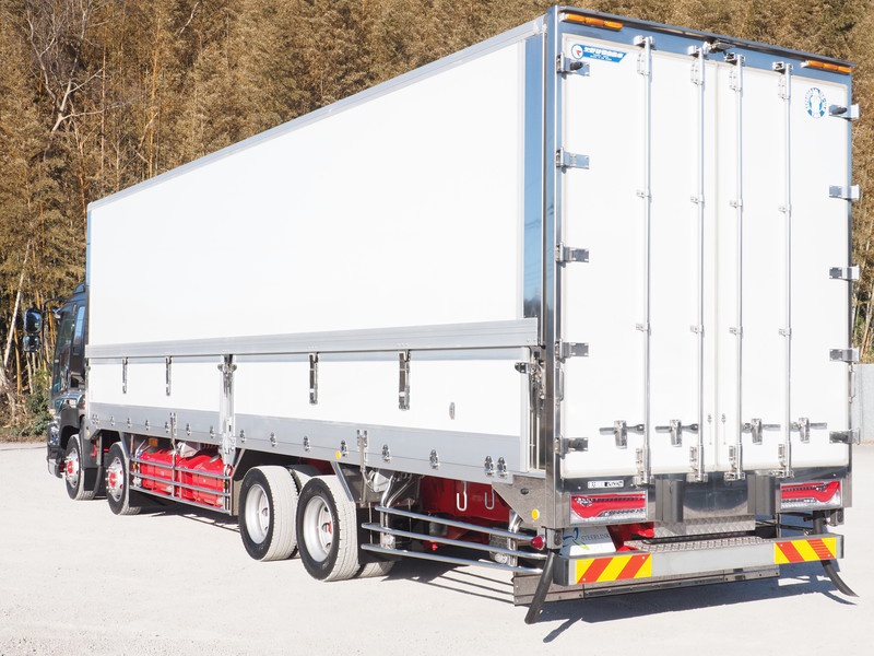 いすゞ ギガ 冷凍ウイング 大型 QKG-CYJ77A 年式 H24[写真07]