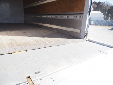 いすゞ フォワード ウイング車 中型 PKG-FRR90T2 年式 H22 [写真30]