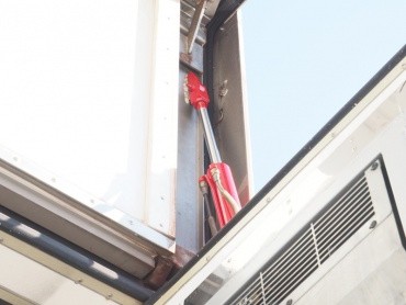 いすゞ ギガ 冷凍ウイング 大型 QKG-CYJ77A 年式 H24 [写真17]