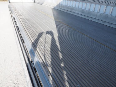 いすゞ ギガ 冷凍ウイング 大型 QKG-CYJ77A 年式 H24 [写真13]