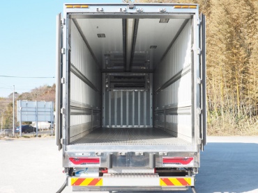 いすゞ ギガ 冷凍ウイング 大型 QKG-CYJ77A 年式 H24 [写真26]