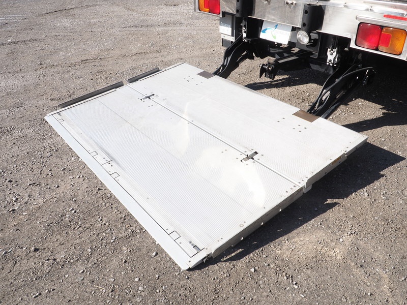 日野 レンジャー 冷凍バン 中型 TKG-FC9JKAG 年式 H25[写真17]