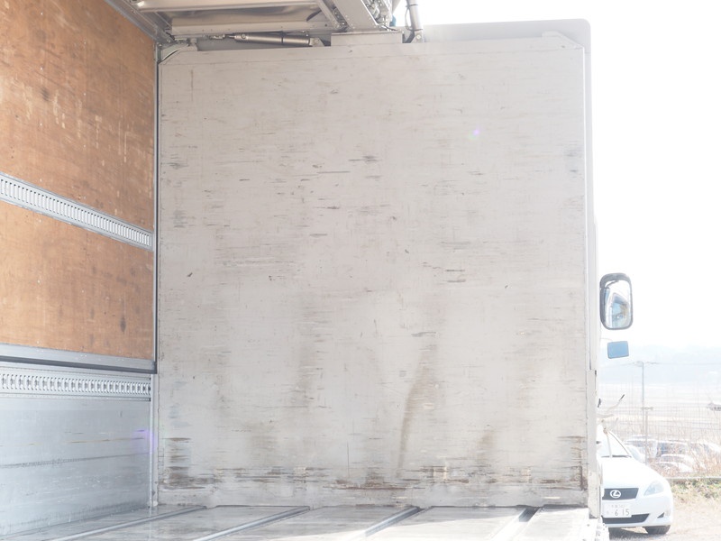 いすゞ ギガ ウイング車 大型 LKG-CYJ77A 年式 H23[写真15]