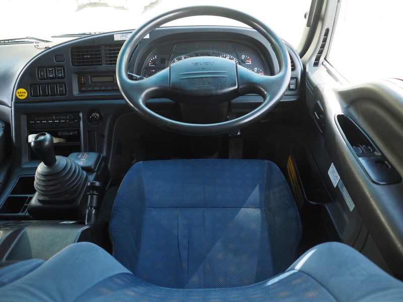 いすゞ ギガ ウイング車 大型 LKG-CYJ77A 年式 H23[写真34]