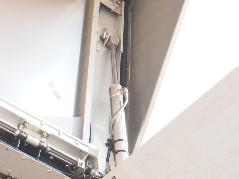 いすゞ フォワード ウイング車 中型 PDG-FRR34S2 年式 H22[写真17]