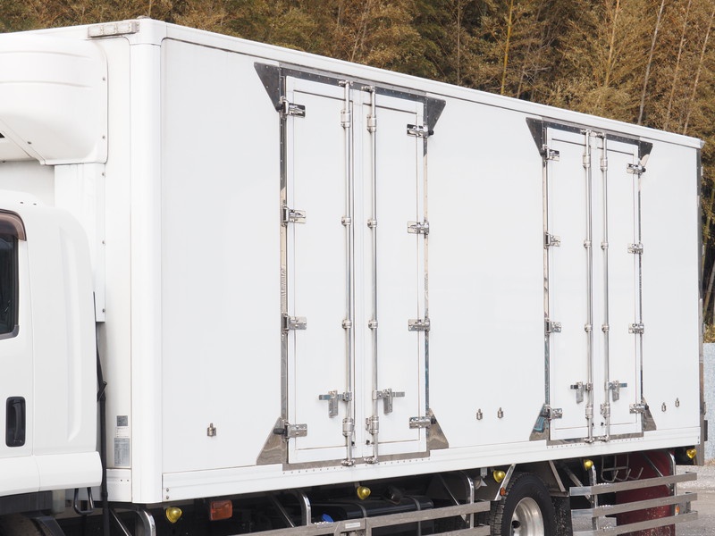 いすゞ フォワード 冷凍バン 中増t LKG-FTR34T2 年式 H23[写真11]