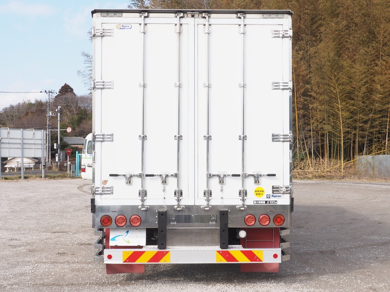 いすゞ フォワード 冷凍バン 中増t LKG-FTR34T2 年式 H23[写真06]