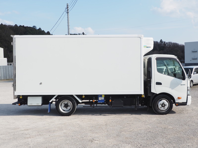 日野 デュトロ 冷凍バン 小型 TKG-XZU710M 年式 H29[写真08]