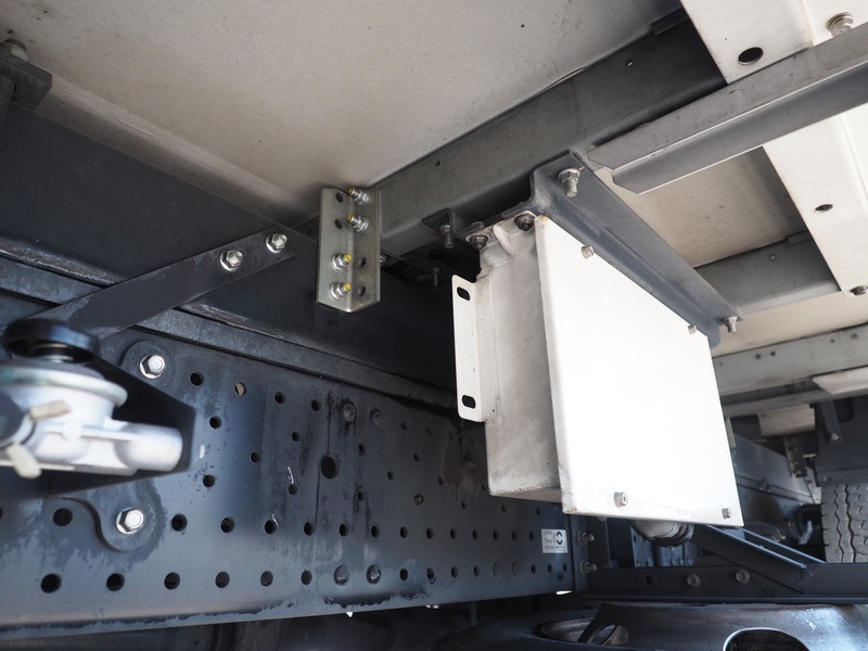 いすゞ エルフ 冷凍バン 小型 TKG-NPR85AN 年式 H25[写真30]