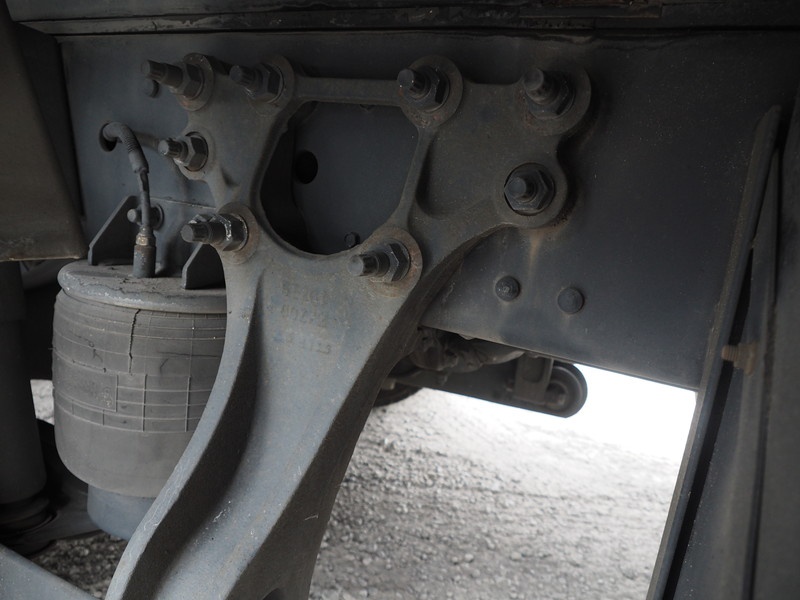 UDトラックス クオン ウイング車 大型 PKG-CG4ZA 年式 H21[写真40]