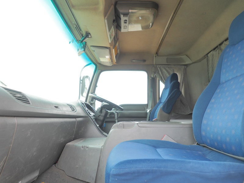 いすゞ ギガ ウイング車 大型 PDG-CYJ77W8 年式 H20[写真37]