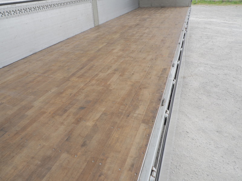 いすゞ ギガ ウイング車 大型 PDG-CYJ77W8 年式 H20[写真14]