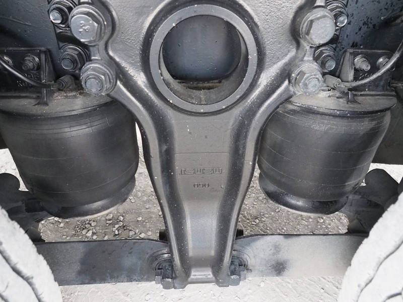 いすゞ ギガ ウイング車 大型 PDG-CYJ77W8 年式 H20[写真42]