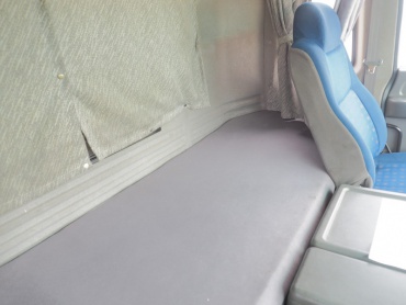 いすゞ ギガ ウイング車 大型 PDG-CYJ77W8 年式 H20 [写真36]